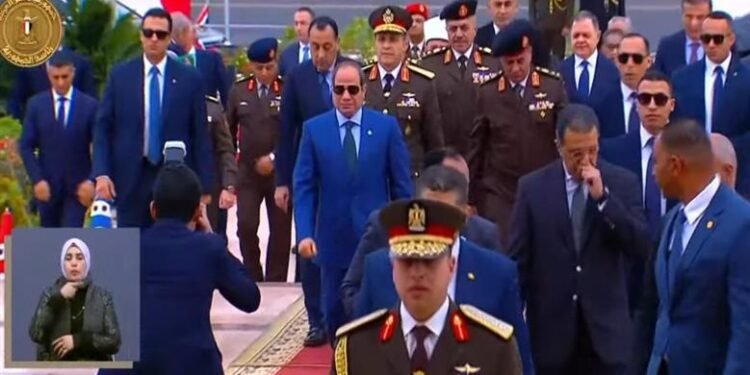 الرئيس السيسي يؤدى صلاة الجمعة بمسجد المشير طنطاوي