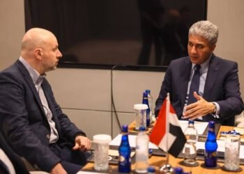 وزير السياحة يبحث تعزيز الحركة السياحية الوافدة من تركيا