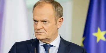 رئيس وزراء بولندا: فرصة إجلاء البولنديين من إيران قد تنتهي خلال ساعات قليلة