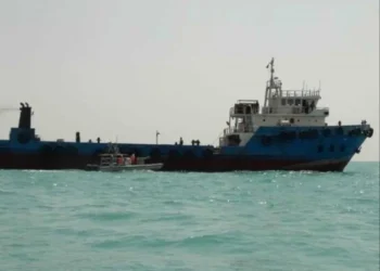 الحرس الثوري الإيراني يحتجز ناقلتي نفط في مياه الخليج