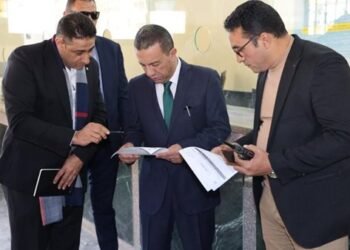 محافظ المنوفية يحيل 26 موظفًا بحي غرب شبين الكوم للتحقيق بعد زيارة مفاجئة