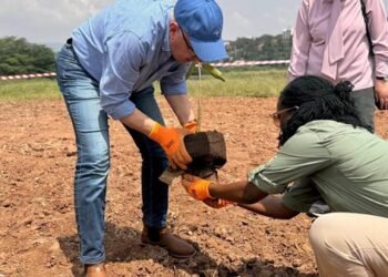 وزير الري يشارك في فعاليات يوم أوموجاندا برواندا