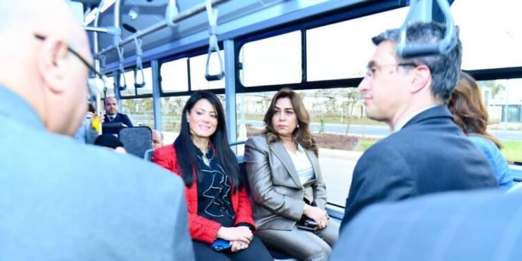 بدء التشغيل التجريبي لأحد الأتوبيسات الكهربائية