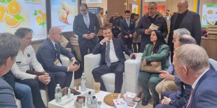 وزير الزراعة يبحث في “برلين” تعزيز التعاون مع كبرى الشركات الهولندية لرفع قدرات التصدير والإنتاج الزراعي