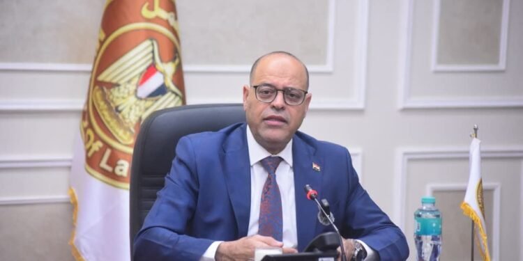 وزير العمل: لا تهاون مع أي تجاوزات تمس حقوق العمال