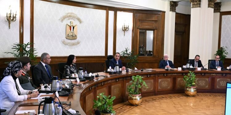 رئيس الوزراء يستعرض الموقف التنفيذي لمشروع التحول الرقمي لهيئة التأمينات الاجتماعية
