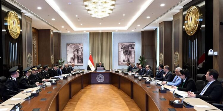 رئيس الوزراء يتابع مستجدات موقف تطوير وتوسعة ورفع كفاءة الطريق الدائري ورفع كفاءة وصيانة كوبري 6 أكتوبر