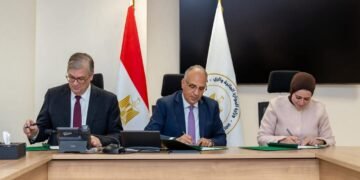 مصر تواجه تآكل الشواطئ والفيضانات بمشروع تمويل هولندي