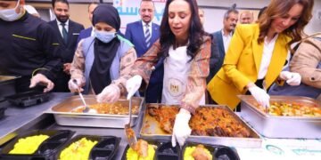 وزيرة التضامن الاجتماعي تتفقد وحدة إطعام “المحروسة ” بمؤسسة يمن الخيرية بـ” الوراق”