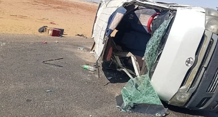 مصرع 3 وإصابة 14 آخرين فى انقلاب ميكروباص بأسوان