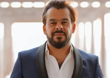 بعد قرار نقابة المهن التمثيلية.. منذر رياحنة يكشف موقفه من توقف مسلسل «روح أوف»