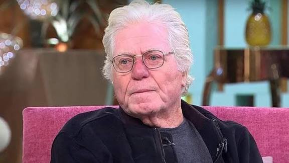 حسين فهمي: أعتز بجمهوري في الجزائر والسينما تجمع الشعوب العربية