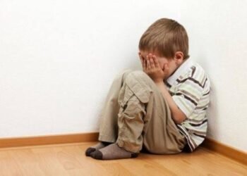 القبض على طالب تحرش بآخر أصغر منه في مدخل عقار منزلهما بالبساتين