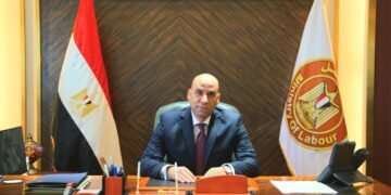 وزارة العمل تشكّل لجنة متابعة مركزية لمواكبة تطورات الأوضاع الإقليمية ..ودعم العمال المصريين بالخارج