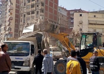 حي وسط بالإسكندرية يغلق 7 منشآت ومخبزاً لخطورته الداهمة في حملة مكبرة