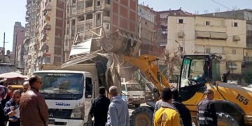 حي وسط بالإسكندرية يغلق 7 منشآت ومخبزاً لخطورته الداهمة في حملة مكبرة