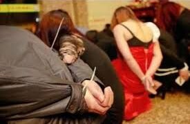 الشرطة تلاحق مروجى الفجور عبر الإنترنت..ضبط 3 رجال و4 سيدات في حملة أمنية موسعة