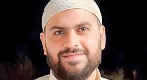 الاحتلال يعتقل إمام المسجد الأقصى ويشدد قيوده على المصلين في القدس