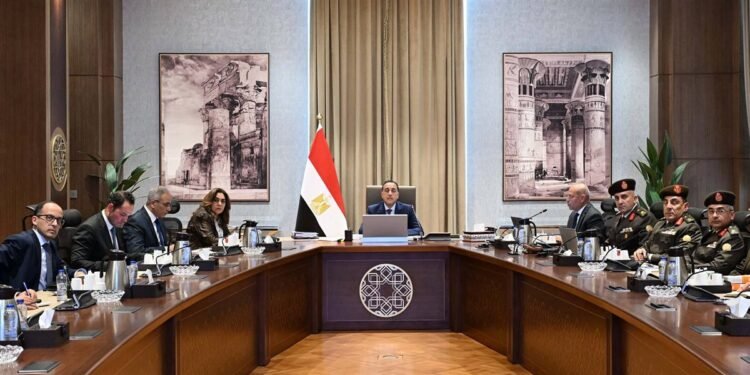 خلال اجتمار رئيس الوزراء لمتابعة الموقف التنفيذي لـملفات التصالح في مخالفات البناء