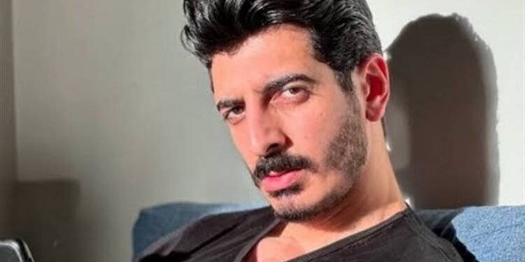 إحالة البلوجر "شاكر محظور" ومدير أعماله للمحاكمة الجنائية