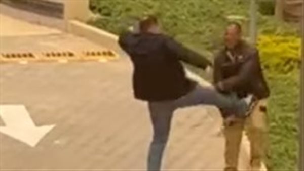 الأمن يفحص فيديو يظهر تعديًا على فرد أمن في كمبوند “سوديك”