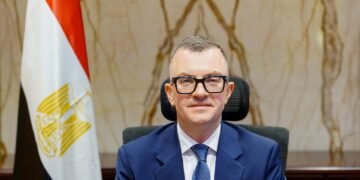 الدكتور أحمد رستم يعبر عن سعادته لتوليه وزارة التخطيط .. ويؤكد العمل بروح الفريق 