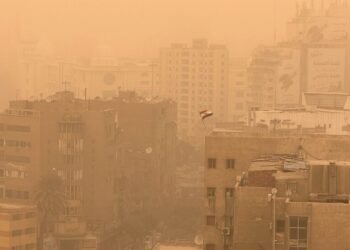 العاصفة الترابية تضرب سماء القاهرة