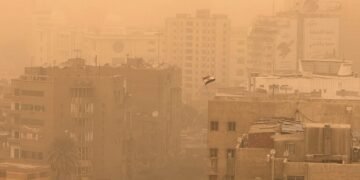 العاصفة الترابية تضرب سماء القاهرة