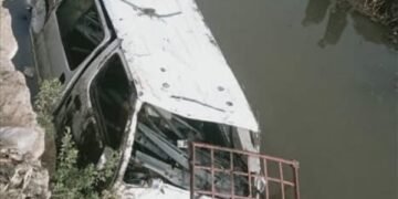 السيطرة على حادث تصادم مروع بإيتاي البارود وسقوط سيارة “نقل أموال” في الترعة