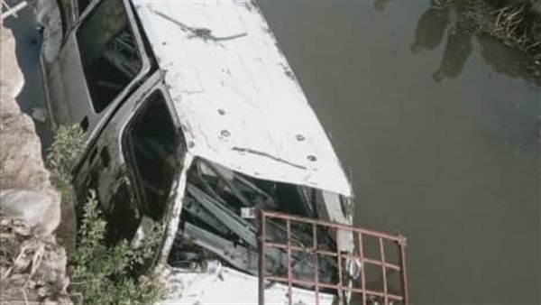 حادث مأساوي بالبحيرة.. سقوط سيارتين في الترعة وإصابة 10 أشخاص