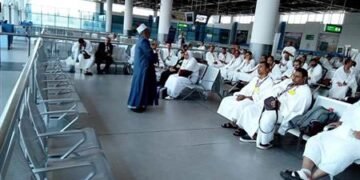 وداع مؤثر.. وفاة مسنة من بني سويف بمطار القاهرة قبل مغادرتها لأداء العمرة