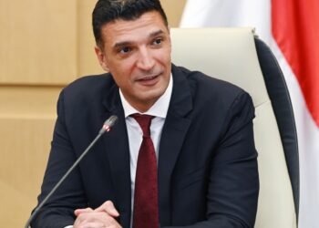 وزير النقل المهندس خالد هاشم