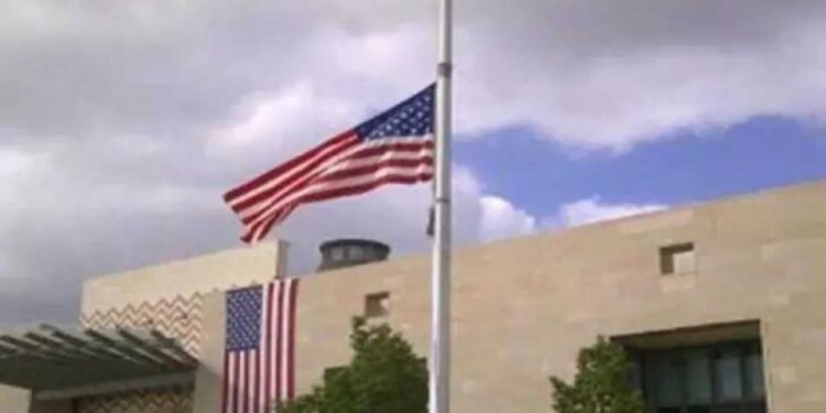 تعليق خدمات السفارة الأمريكية في الأردن