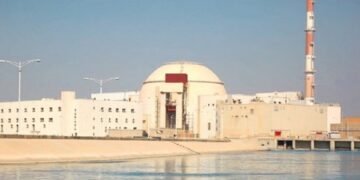 إيران: استهداف محيط محطة بوشهر النووية دون خسائر