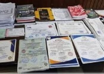 ضبط كيان تعليمي وهمي بالجيزة نصب على المواطنين مقابل شهادات مزورة