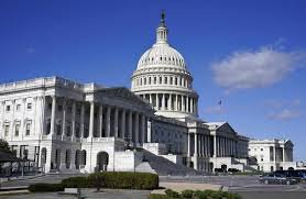 الكونجرس يصوّت مبدئيًا لوقف ضربات ترامب ضد إيران