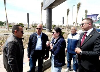 جولة مفاجئة لوزيرة الإسكان بمدينة 6 أكتوبر لمتابعة تطوير المحاور وتحسين الخدمات