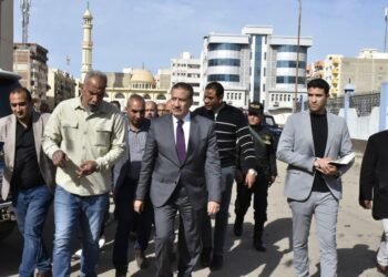 محافظ بورسعيد يغرّم شركة النظافة مليون جنيه لسوء مستوى الخدمات