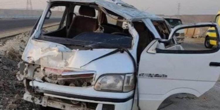 مصرع شخصين وإصابة 9 في انقلاب ميكروباص على الطريق الدائري الأوسطي