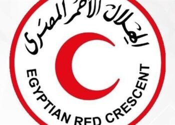 الهلال الأحمر المصري يفعّل خط الطوارئ لمتابعة المصريين بالخارج