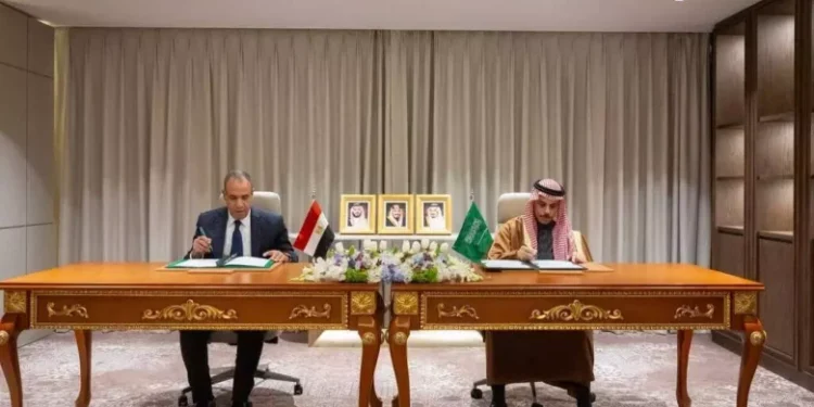 مصر والسعودية توقعان اتفاق إعفاء من التأشيرات الدبلوماسية