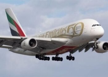 طيران الإمارات تعلق جميع الرحلات الجوية من وإلى دبي