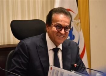 وزير الصحة: ابني خريج طب أسنان هذا العام ولن يُكلف.. وتطبيق التكليف سيكون وفقًا للاحتياج