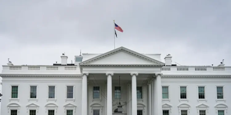 البيت الأبيض: الصراع العسكري مع إيران قد ينتهي خلال 6 أسابيع