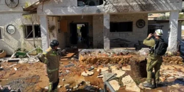 إصابة 8 مستوطنين وتدمير مبانٍ في إسرائيل جراء صواريخ إيرانية