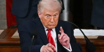 ترامب: أبعدنا إيران عن السلاح النووي وأعدنا بناء الجيش الأمريكي