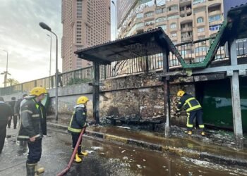 حريق بمقاعد انتظار موقف أتوبيسات عبد المنعم رياض.. والحماية المدنية تسيطر