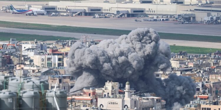 بيروت تشهد أصعب لياليها بسبب القصف الإسرائيلي