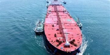 إيران تهدد بفتح جبهة جديدة في باب المندب عند أي هجوم على جزرها