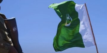 بعد بنجلاديش.. باكستان تأمر بإغلاق المدارس في جميع أنحاء البلاد لتوفير الوقود